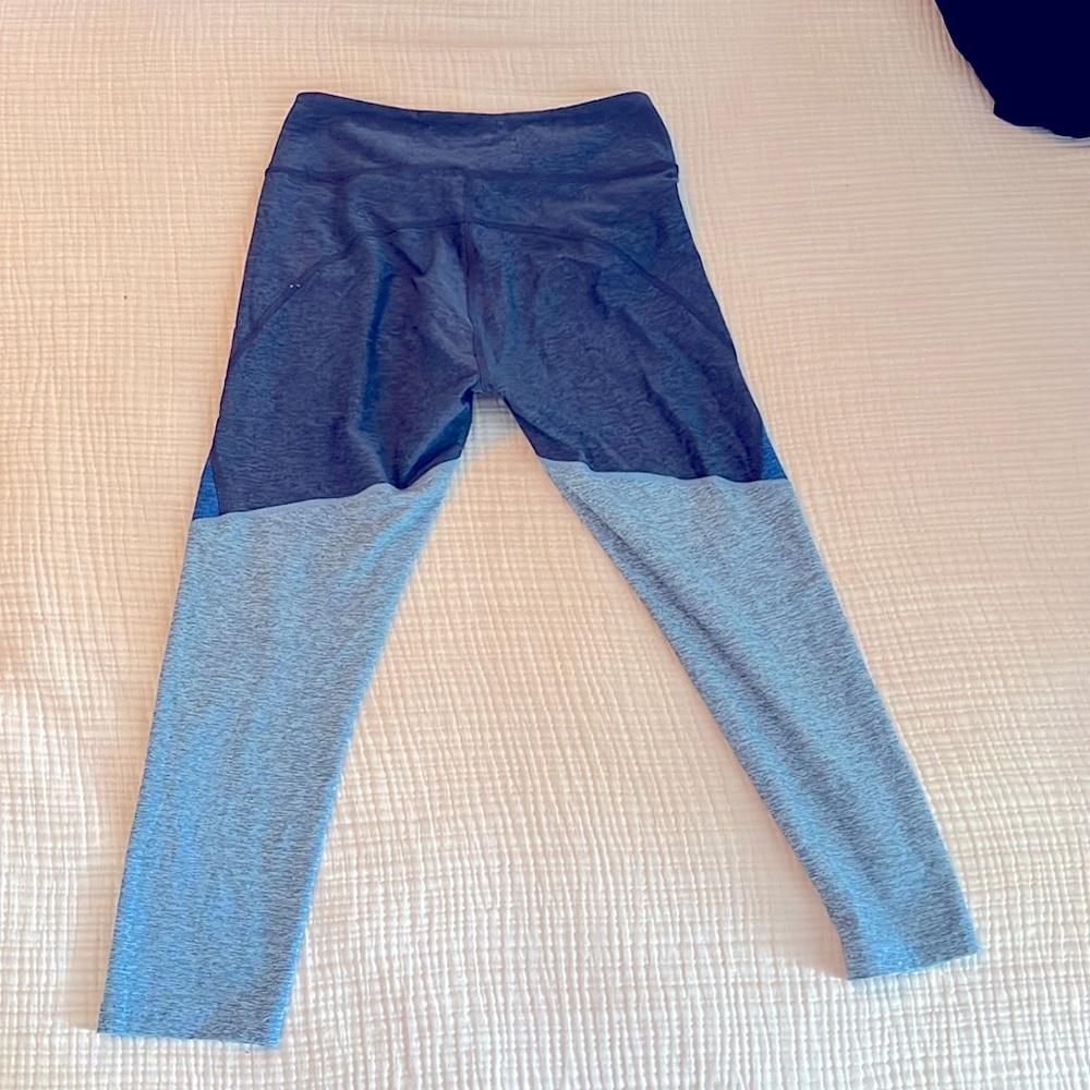 Outdoor voices crop leggings